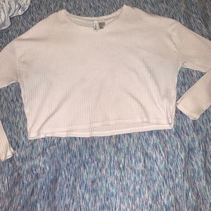 white crop top love sleeve shirt